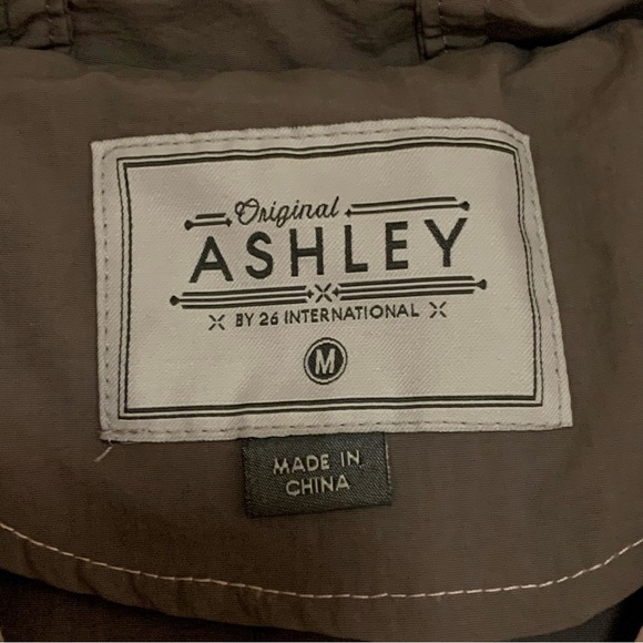 Light Pink and Grey Windbreaker - Picture 6 of 6